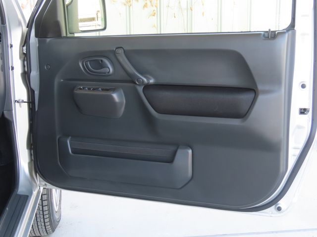 SUZUKI JIMNY 4WD 2018 Image 31