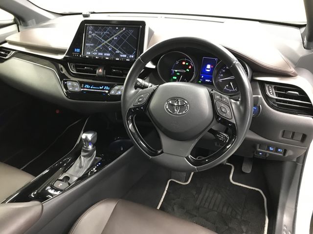 TOYOTA C-HR 2018 Image 31