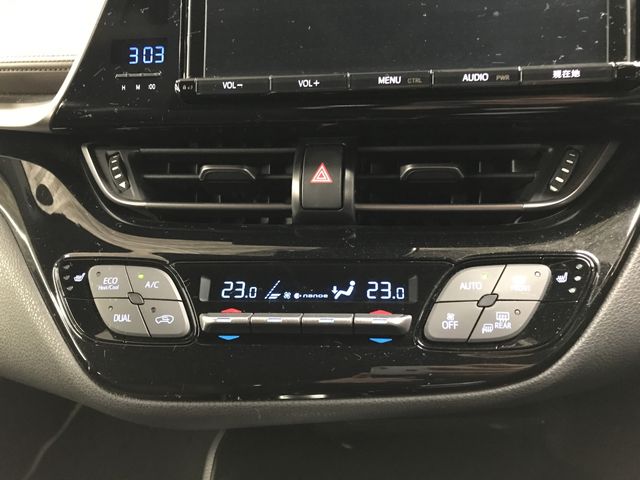 TOYOTA C-HR 2018 Image 31