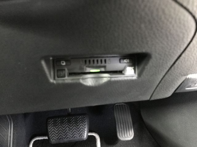 TOYOTA C-HR 2018 Image 31