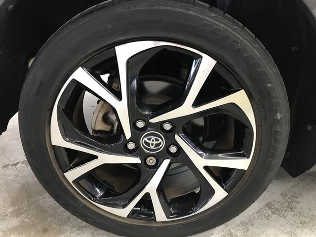 TOYOTA C-HR 2018 Image 31
