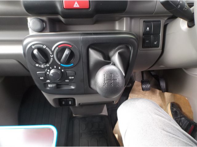 NISSAN CLIPPER VAN 2026 Image 31