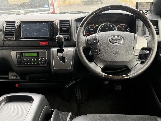 TOYOTA HIACE VAN 4WD 2019 Image 31