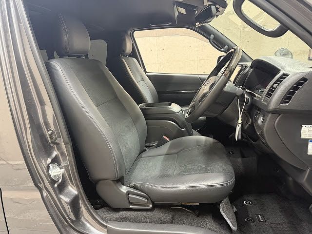 TOYOTA HIACE VAN 4WD 2019 Image 31