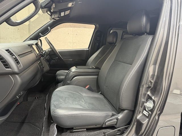 TOYOTA HIACE VAN 4WD 2019 Image 31