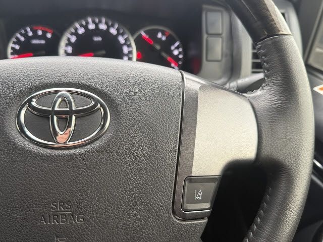 TOYOTA HIACE VAN 4WD 2019 Image 31