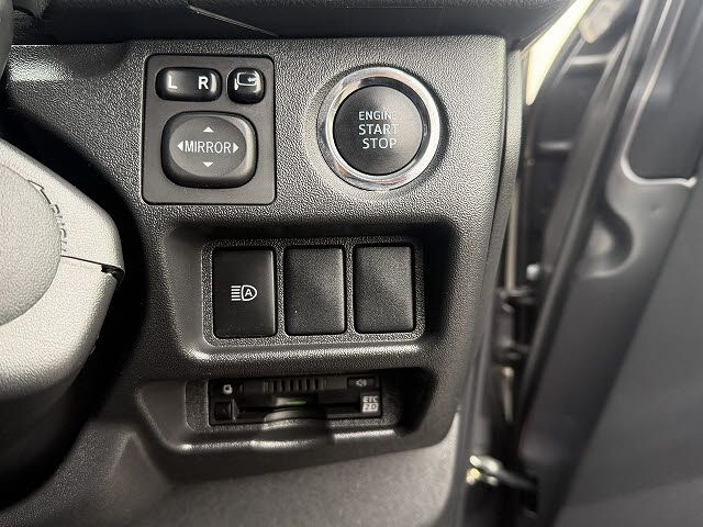TOYOTA HIACE VAN 4WD 2019 Image 31