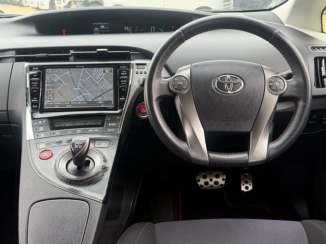 TOYOTA PRIUS 2013 Image 31