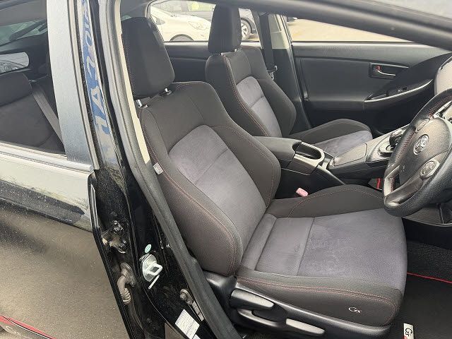 TOYOTA PRIUS 2013 Image 31