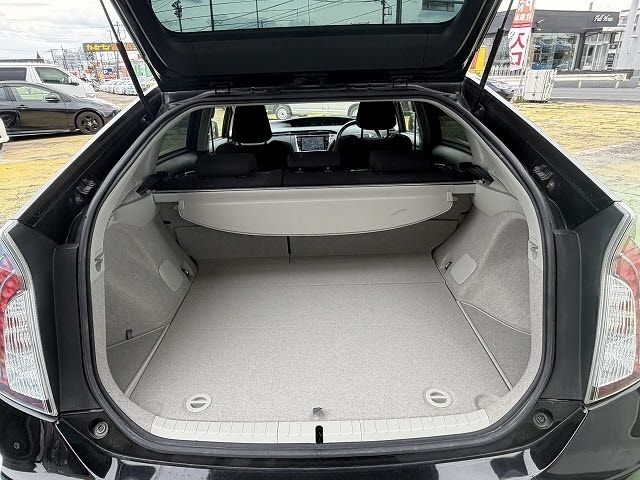 TOYOTA PRIUS 2013 Image 31