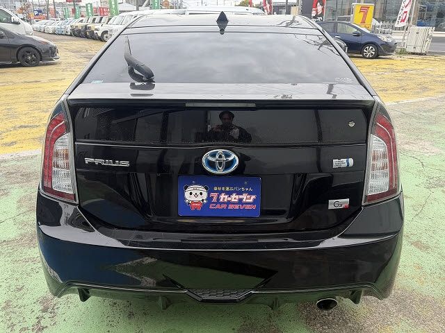 TOYOTA PRIUS 2013 Image 31