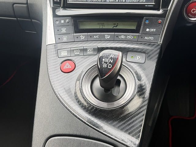 TOYOTA PRIUS 2013 Image 31