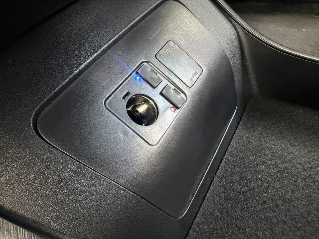 TOYOTA PRIUS 2013 Image 31