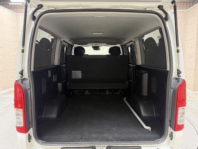 TOYOTA REGIUSACE VAN 2WD 2019 Image 31