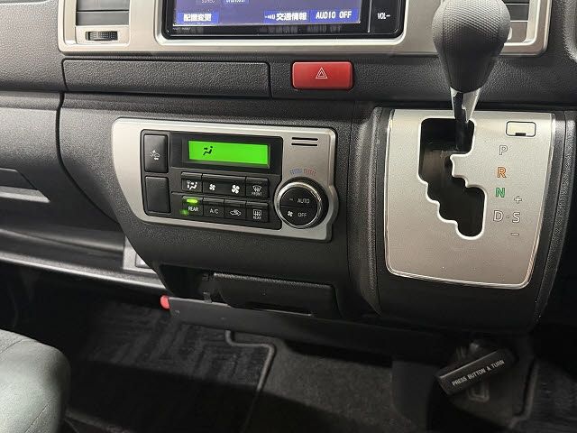 TOYOTA REGIUSACE VAN 2WD 2019 Image 31