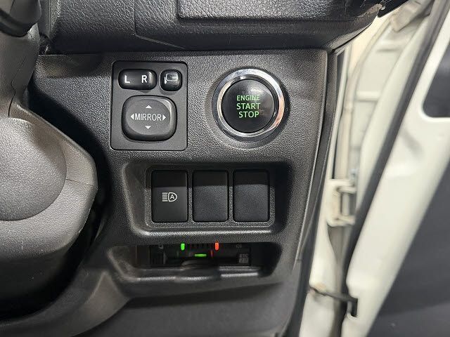 TOYOTA REGIUSACE VAN 2WD 2019 Image 31