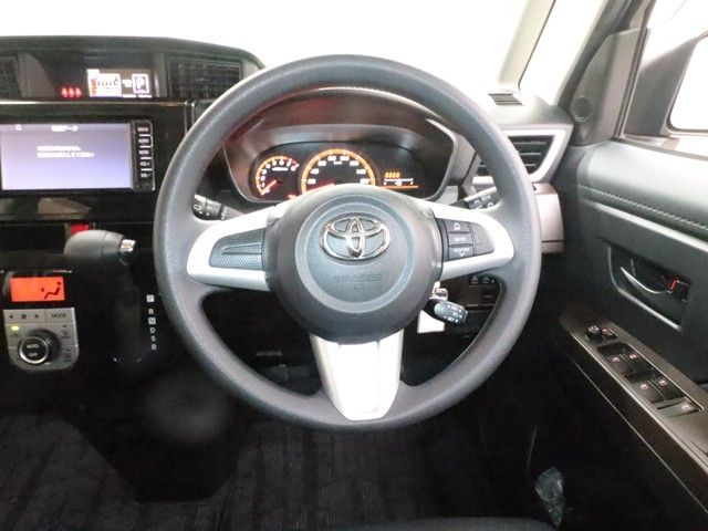 TOYOTA TANK 2017 Image 31