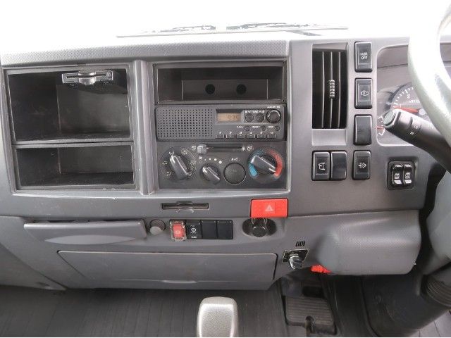 ISUZU ELF 2014 Image 31