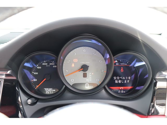 PORSCHE MACAN 2015 Image 31