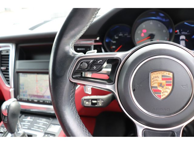 PORSCHE MACAN 2015 Image 31