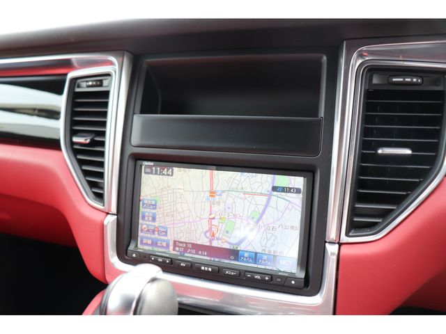 PORSCHE MACAN 2015 Image 31