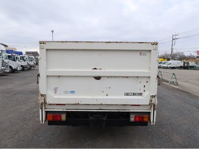 HINO DUTRO 2016 Image 31