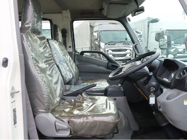 HINO DUTRO 2016 Image 31