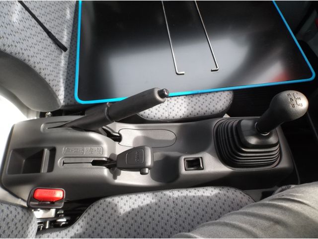 NISSAN CLIPPER TRUCK 4WD 2026 Image 31