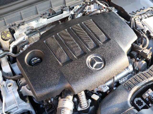 MERCEDES BENZ GLB 2023 Image 31