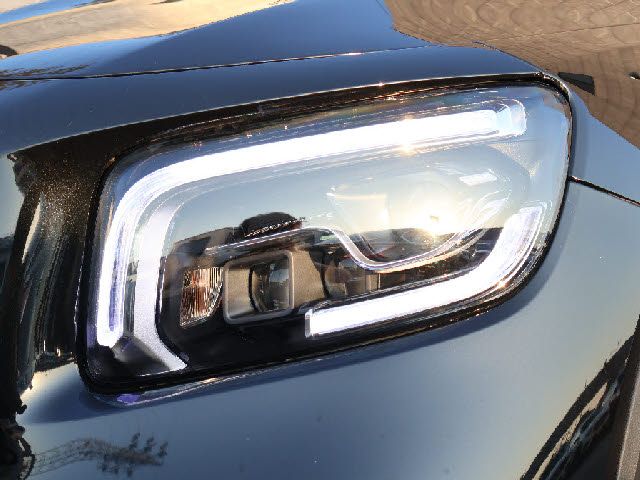 MERCEDES BENZ GLB 2023 Image 31