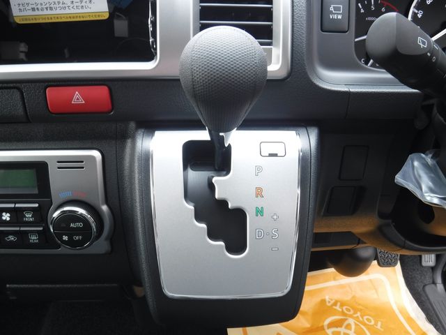 TOYOTA HIACE WAGON 4WD 2025 Image 31