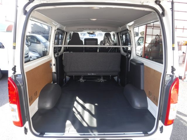 TOYOTA HIACE VAN 1.15T 2WD 2025 Image 31