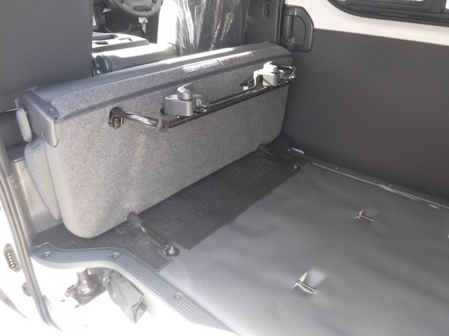 TOYOTA HIACE VAN 1.15T 2WD 2025 Image 31