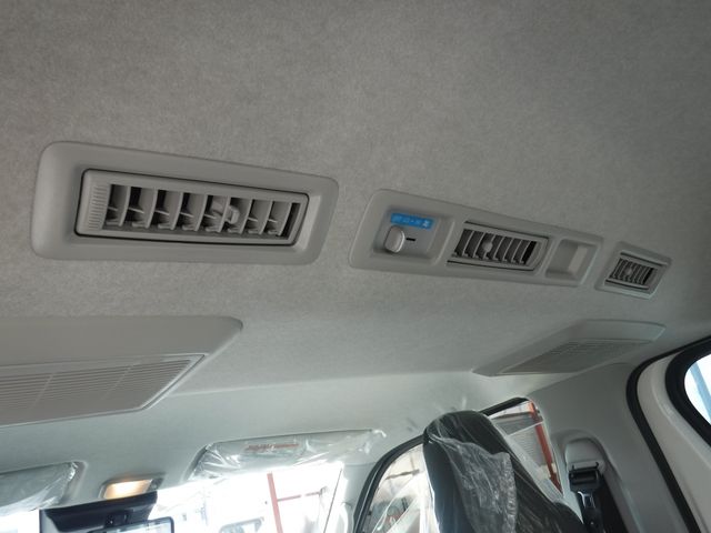 TOYOTA HIACE VAN 1.15T 2WD 2025 Image 31