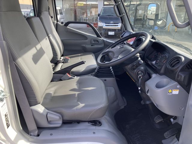 TOYOTA DYNA 2017 Image 31