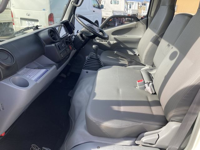 TOYOTA DYNA 2017 Image 31