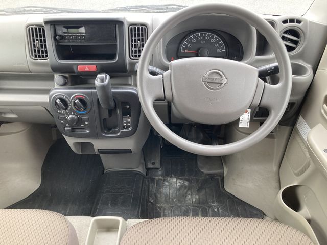 NISSAN NV100 CLIPPER 2017 Image 31