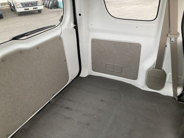 NISSAN NV100 CLIPPER 2017 Image 31