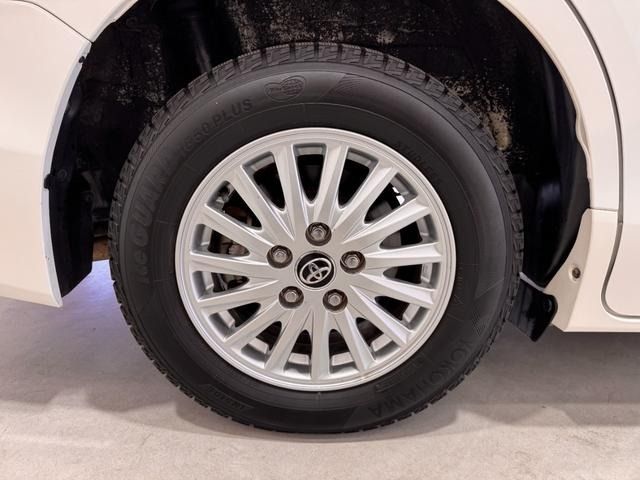 TOYOTA VOXY HYBRID 2015 Image 31