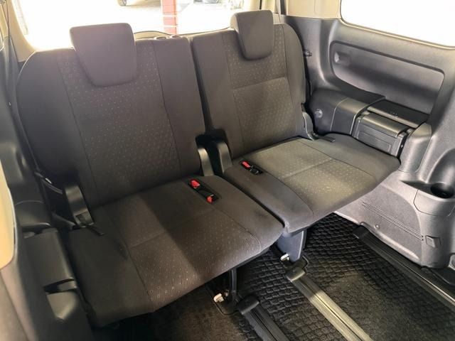 TOYOTA VOXY HYBRID 2015 Image 31