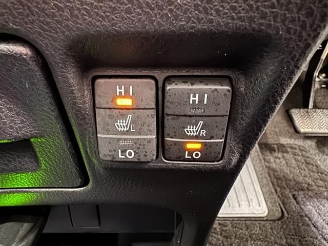 TOYOTA VOXY HYBRID 2015 Image 31