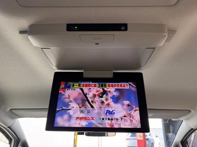 TOYOTA VOXY HYBRID 2015 Image 31