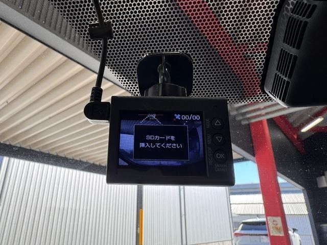 TOYOTA VOXY HYBRID 2015 Image 31