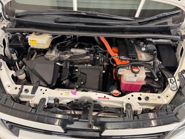 TOYOTA VOXY HYBRID 2015 Image 31