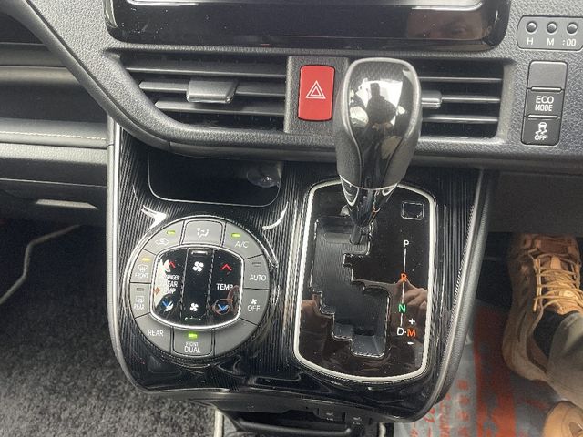 TOYOTA ESQUIRE 2020 Image 31