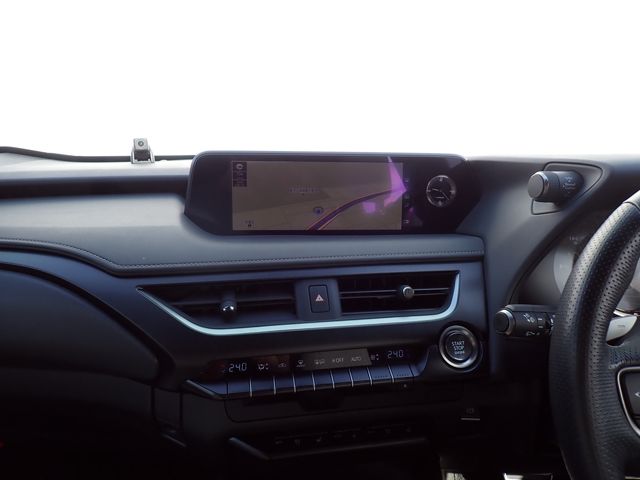 TOYOTA LEXUS UX200 2019 Image 31