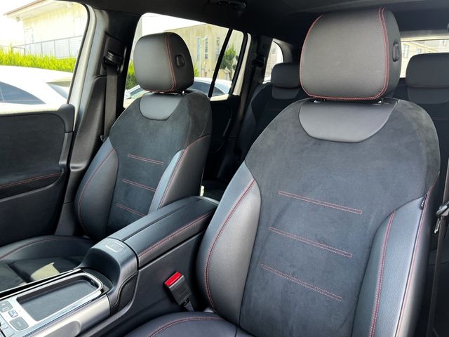 MERCEDES BENZ GLB 2025 Image 31