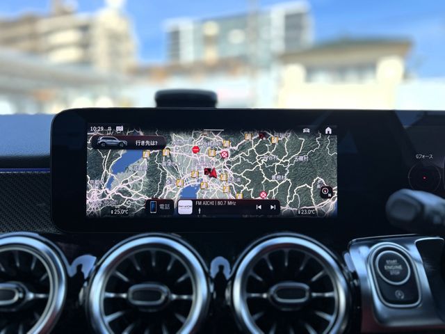 MERCEDES BENZ GLB 2025 Image 31