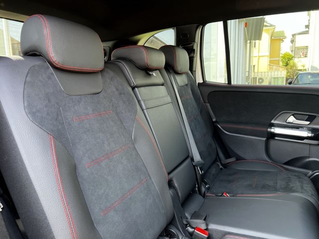 MERCEDES BENZ GLB 2025 Image 31