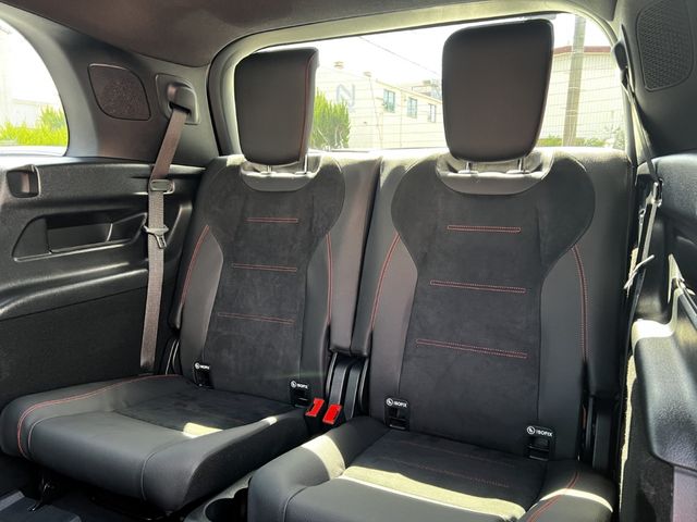 MERCEDES BENZ GLB 2025 Image 31